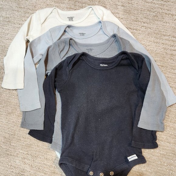 🌻5/$25🌻 4 Gerber long sleeve neutral onesies - Picture 1 of 2